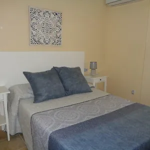 https://apartamento-calle-fundadores.es-andalucia.com